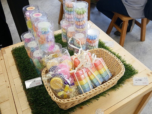 臺灣茶摳創皂館：臺灣茶摳創皂館-苗栗公館親子好去處  動手做屬於自己的肥皂  可彩繪、可捏塑  連大朋友也玩得很開心  (文末抽獎)