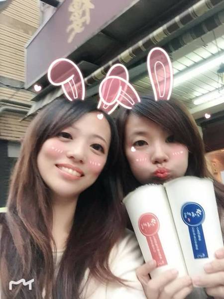 雙妃奶茶：高雄鹽埕~雙妃奶茶 VS 偷喝奶茶~珍珠仙草免費加也太佛心了吧~高雄必喝~
