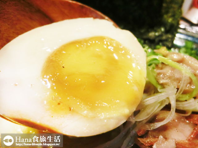 【高雄左營】麵處小林 高雄店 | 橫濱家系拉麵 販賣食券的機器令人想到一蘭 認真料理 真誠待人 大雨午後令人安心的小店