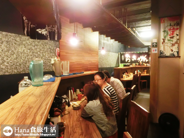 【高雄左營】麵處小林 高雄店 | 橫濱家系拉麵 販賣食券的機器令人想到一蘭 認真料理 真誠待人 大雨午後令人安心的小店