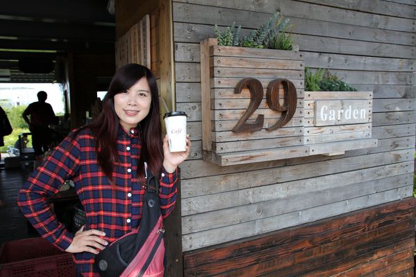 29號花園:【南投市景點】29號花園咖啡~八卦山139線道景觀餐廳/牧草餵馬/假日限定/澳洲茶樹迷宮/多肉植物