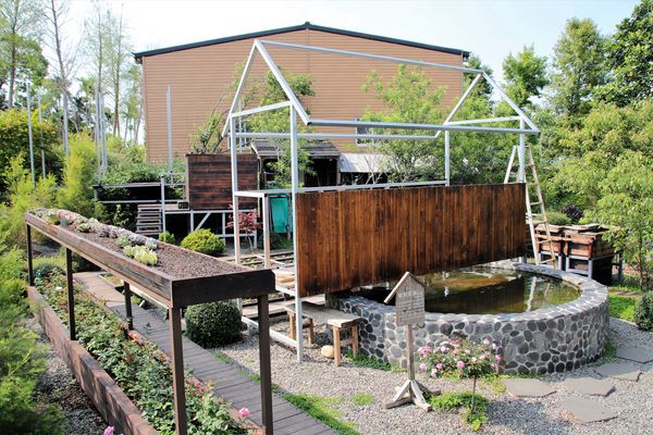 29號花園:【南投市景點】29號花園咖啡~八卦山139線道景觀餐廳/牧草餵馬/假日限定/澳洲茶樹迷宮/多肉植物