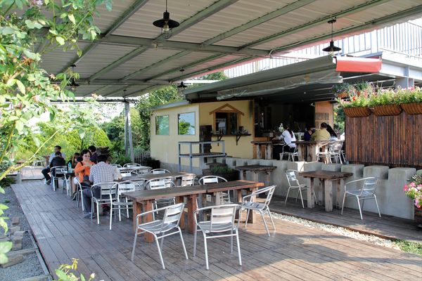 29號花園:【南投市景點】29號花園咖啡~八卦山139線道景觀餐廳/牧草餵馬/假日限定/澳洲茶樹迷宮/多肉植物