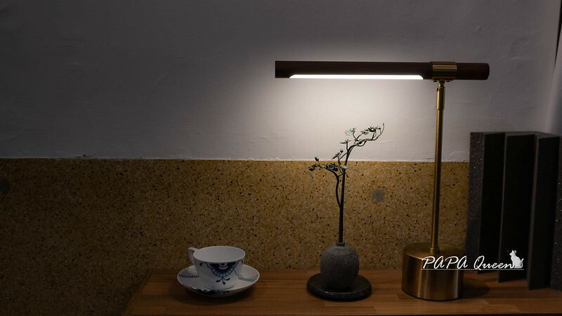 台中市西區奉咖啡 Presentcafe 不走正門的咖啡館，通道是旁邊小巷