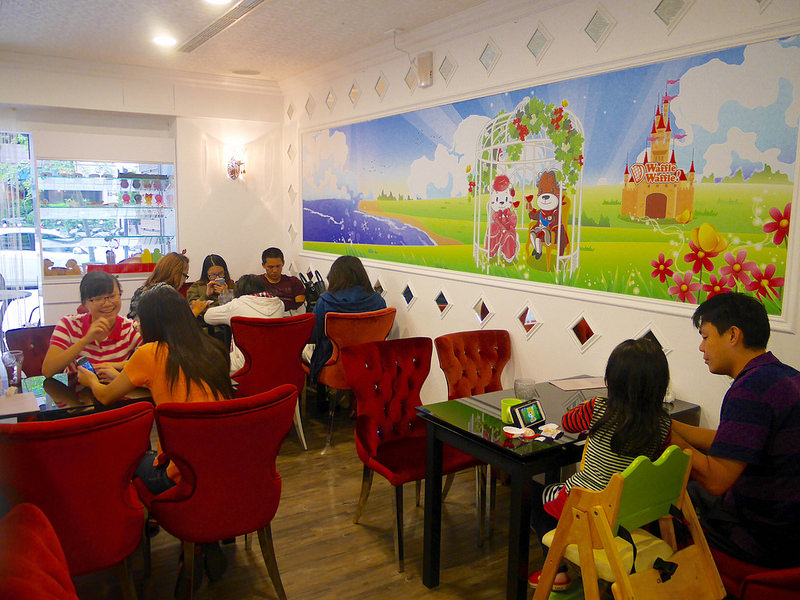 【美食。鬆餅｜新北。汐科火車站】《WaWa樂園 #汐科店》拿破崙風格親子餐廳～早午餐、輕食、簡餐、創意多元的美味鬆餅！