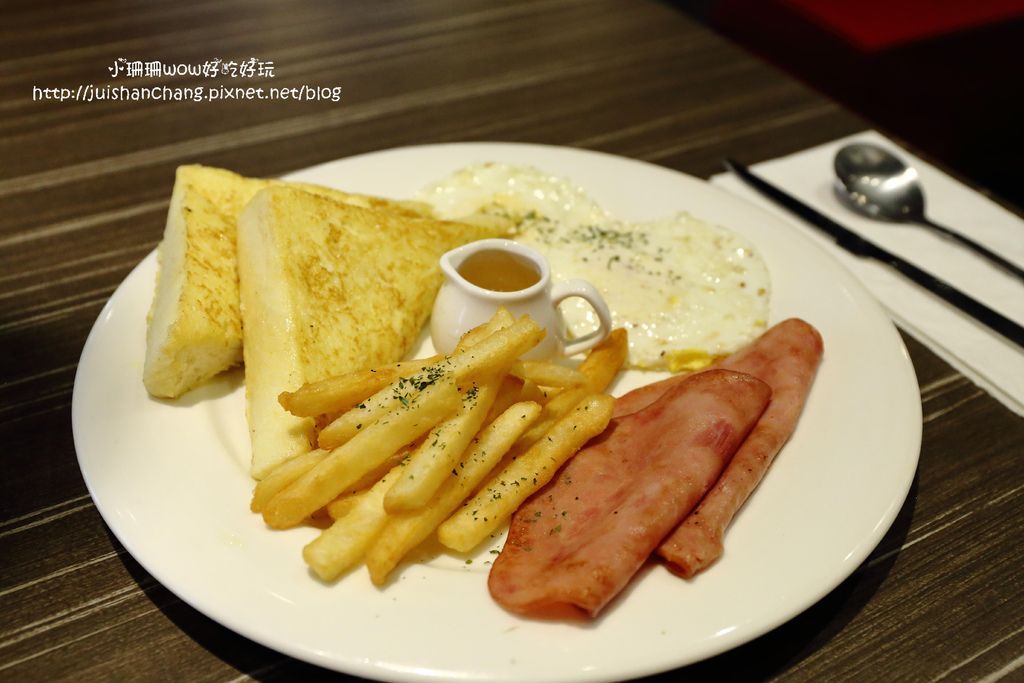 【食║中永和】塊燒牛排屋早午餐～新開店！早上就吃牛排這樣對嗎...？！　
