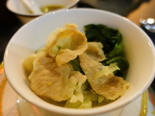 寬巷子信義店:【信義區捷運美食】寬巷子創意料理鍋品 顛覆傳統!一場兼具華麗視覺感官與味蕾的美食饗宴~