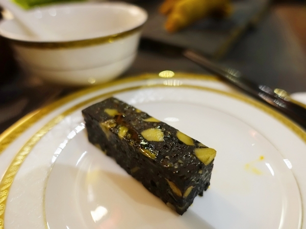 寬巷子信義店:【信義區捷運美食】寬巷子創意料理鍋品 顛覆傳統!一場兼具華麗視覺感官與味蕾的美食饗宴~