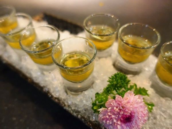 寬巷子信義店:【信義區捷運美食】寬巷子創意料理鍋品 顛覆傳統!一場兼具華麗視覺感官與味蕾的美食饗宴~