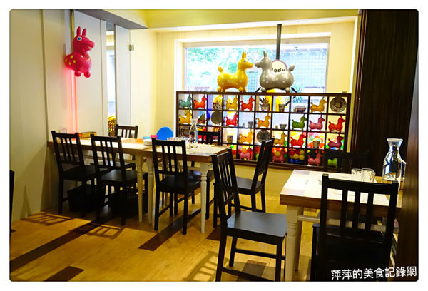 Caffe Rody 主題餐廳 ~ 跳跳馬Jump到台北東區.被Rody包圍了 - 捷運忠孝敦化站