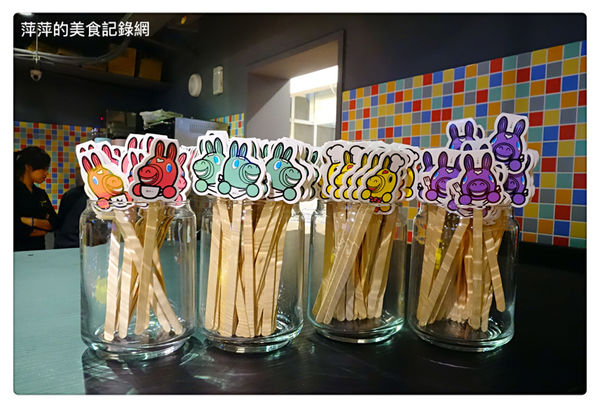 Caffe Rody 主題餐廳 ~ 跳跳馬Jump到台北東區.被Rody包圍了 - 捷運忠孝敦化站