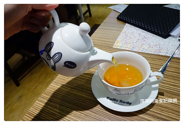 Caffe Rody 主題餐廳 ~ 跳跳馬Jump到台北東區.被Rody包圍了 - 捷運忠孝敦化站