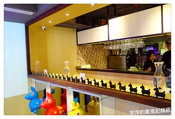 Caffe Rody 主題餐廳 ~ 跳跳馬Jump到台北東區.被Rody包圍了 - 捷運忠孝敦化站
