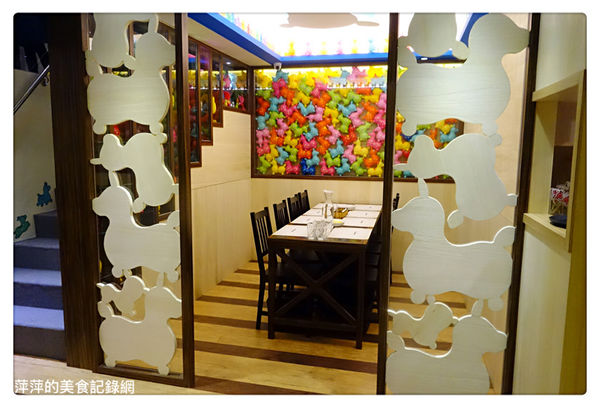 Caffe Rody 主題餐廳 ~ 跳跳馬Jump到台北東區.被Rody包圍了 - 捷運忠孝敦化站