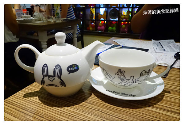 Caffe Rody 主題餐廳 ~ 跳跳馬Jump到台北東區.被Rody包圍了 - 捷運忠孝敦化站