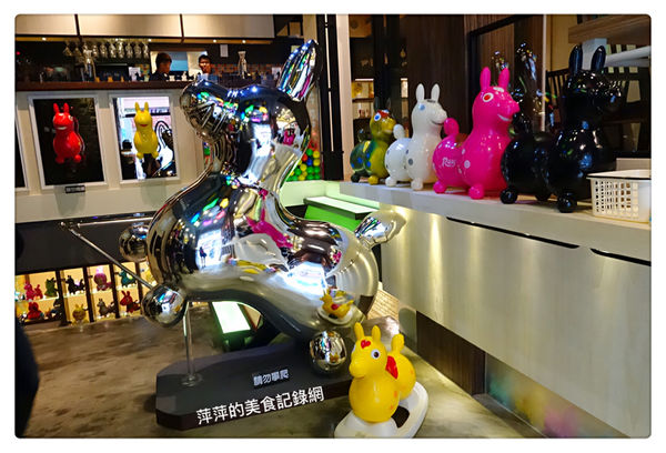 Caffe Rody 主題餐廳 ~ 跳跳馬Jump到台北東區.被Rody包圍了 - 捷運忠孝敦化站