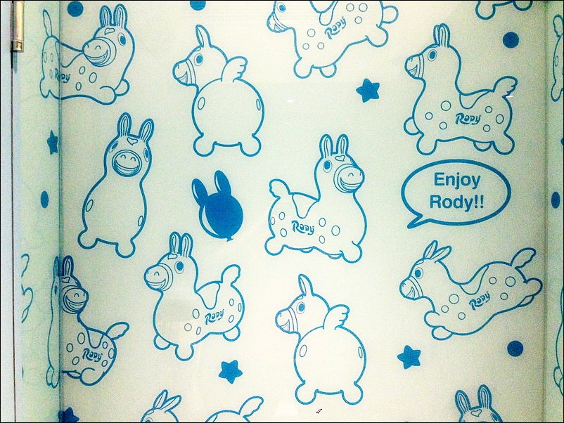 【台北】Caffè Rody主題餐廳 ~ 超療癒、可愛度破表的跳跳馬Rody進攻台北大安區啦!!!