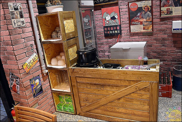 秋刀鬪肥牛:台中好吃丼飯附生菜味噌湯瓶裝飲料吃到飽。秋刀鬪肥牛。食材用料都很實在吃過就愛上它@商妮吃喝遊樂