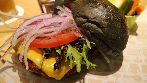 Fanier chef’s burger 費尼主廚漢堡(台北忠孝店)：【台北美食】Fanier chef's burger 費尼主廚漢堡-台北忠孝店
