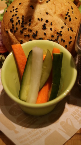 Fanier chef’s burger 費尼主廚漢堡(台北忠孝店)：【台北美食】Fanier chef's burger 費尼主廚漢堡-台北忠孝店