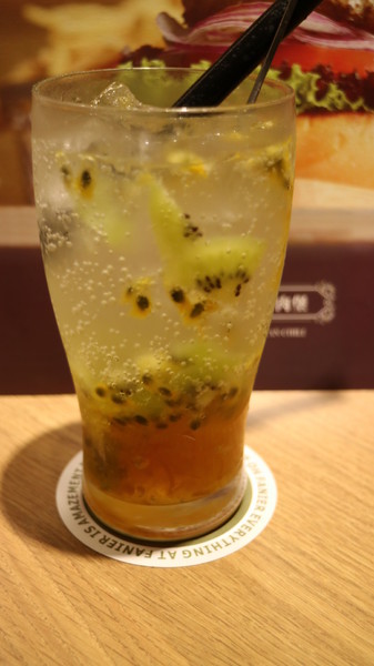 Fanier chef’s burger 費尼主廚漢堡(台北忠孝店)：【台北美食】Fanier chef's burger 費尼主廚漢堡-台北忠孝店