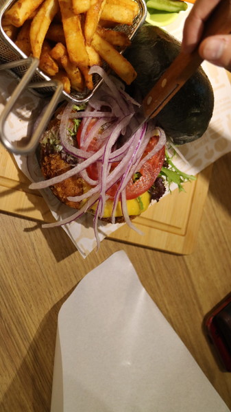 Fanier chef’s burger 費尼主廚漢堡(台北忠孝店)：【台北美食】Fanier chef's burger 費尼主廚漢堡-台北忠孝店