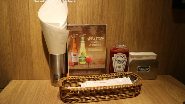 Fanier chef’s burger 費尼主廚漢堡(台北忠孝店)：【台北美食】Fanier chef's burger 費尼主廚漢堡-台北忠孝店