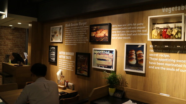 Fanier chef’s burger 費尼主廚漢堡(台北忠孝店)：【台北美食】Fanier chef's burger 費尼主廚漢堡-台北忠孝店