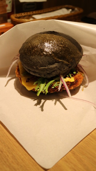 Fanier chef’s burger 費尼主廚漢堡(台北忠孝店)：【台北美食】Fanier chef's burger 費尼主廚漢堡-台北忠孝店