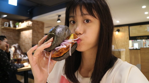 Fanier chef’s burger 費尼主廚漢堡(台北忠孝店)：【台北美食】Fanier chef's burger 費尼主廚漢堡-台北忠孝店