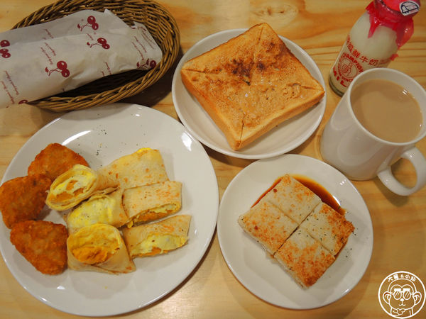 沒事''早事''坐：呷飽祙【台北中山･早事 三明治．漢堡．早午餐】沒事早事坐