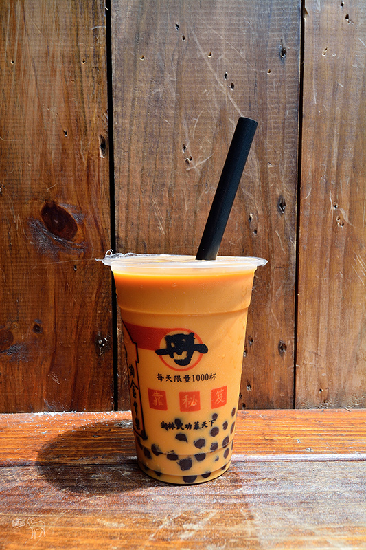 士林夜市美食-珍煮丹黑糖飲品專賣:好香的黑糖珍珠鮮奶與泰式奶茶加珍珠,捷運劍潭站