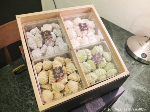 高雄甜點推薦【艾樂比手作烘焙坊】老屋夢幻甜點饗宴！全台必吃法式草莓蛋糕在這！蛋糕/點心/禮盒都搶手