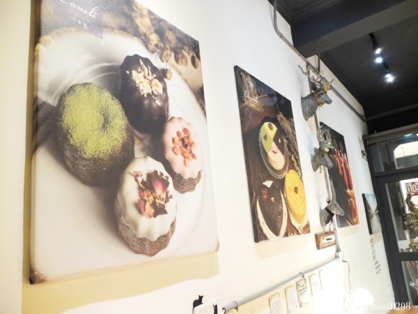 高雄甜點推薦【艾樂比手作烘焙坊】老屋夢幻甜點饗宴！全台必吃法式草莓蛋糕在這！蛋糕/點心/禮盒都搶手