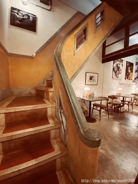 高雄甜點推薦【艾樂比手作烘焙坊】老屋夢幻甜點饗宴！全台必吃法式草莓蛋糕在這！蛋糕/點心/禮盒都搶手