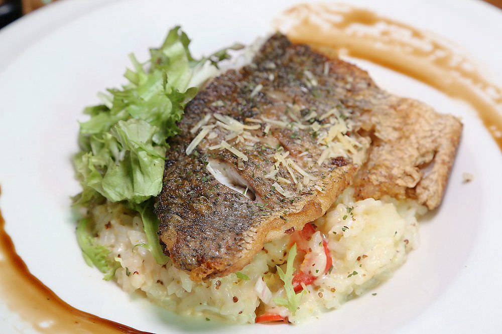 台南美食｜鐵木匠複合式餐廳~復古工業風秘密基地裡視覺與味覺的高CP值餐廳｜火鍋｜燉飯｜義大利麵 - 台南好Food遊