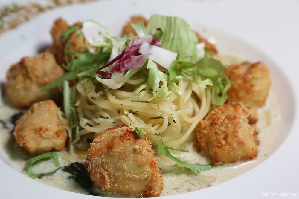 台南美食｜鐵木匠複合式餐廳~復古工業風秘密基地裡視覺與味覺的高CP值餐廳｜火鍋｜燉飯｜義大利麵 - 台南好Food遊