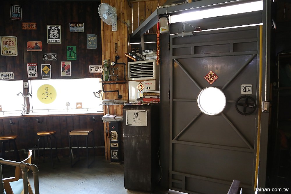 台南美食｜鐵木匠複合式餐廳~復古工業風秘密基地裡視覺與味覺的高CP值餐廳｜火鍋｜燉飯｜義大利麵 - 台南好Food遊