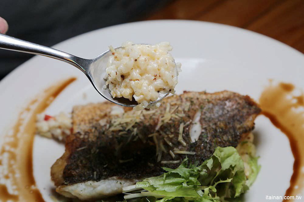 台南美食｜鐵木匠複合式餐廳~復古工業風秘密基地裡視覺與味覺的高CP值餐廳｜火鍋｜燉飯｜義大利麵 - 台南好Food遊