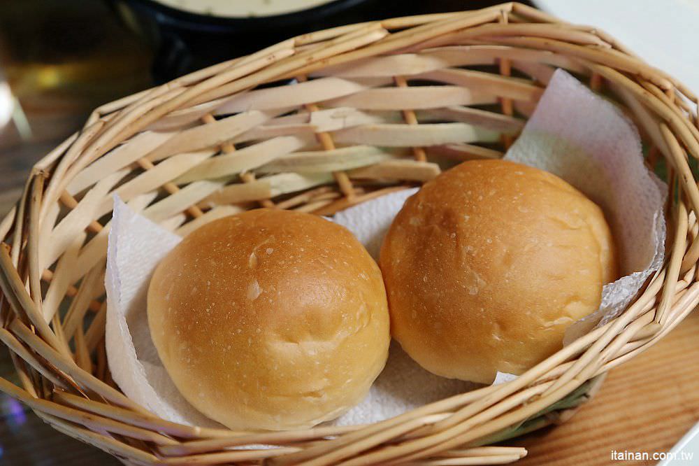 台南美食｜鐵木匠複合式餐廳~復古工業風秘密基地裡視覺與味覺的高CP值餐廳｜火鍋｜燉飯｜義大利麵 - 台南好Food遊
