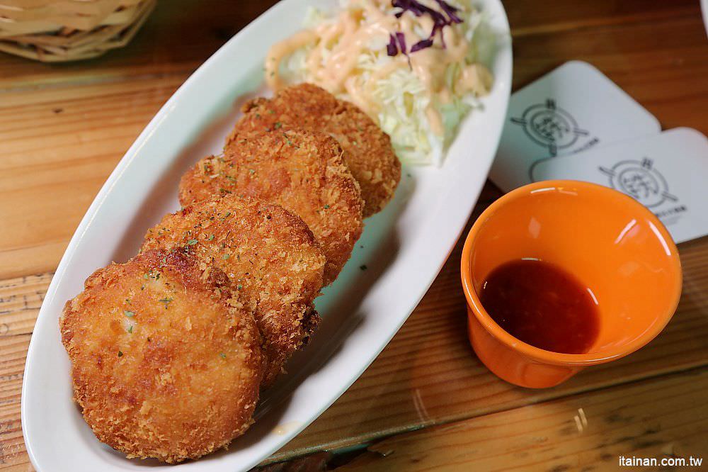 台南美食｜鐵木匠複合式餐廳~復古工業風秘密基地裡視覺與味覺的高CP值餐廳｜火鍋｜燉飯｜義大利麵 - 台南好Food遊