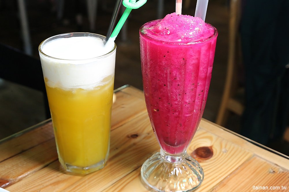 台南美食｜鐵木匠複合式餐廳~復古工業風秘密基地裡視覺與味覺的高CP值餐廳｜火鍋｜燉飯｜義大利麵 - 台南好Food遊