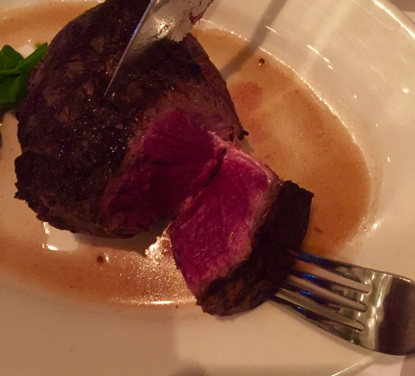 [台北信義美食]莫爾頓牛排館Mortons The Steakhouse 生日客製化菜單 蛋糕 小卡片 貼心服務 信義微風45樓台北101景色