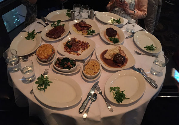 [台北信義美食]莫爾頓牛排館Mortons The Steakhouse 生日客製化菜單 蛋糕 小卡片 貼心服務 信義微風45樓台北101景色