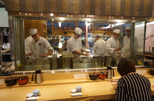 金子半之助:金子半之助 ♥ 日本天丼專賣店 ♥ 排隊人氣名店 ♥ 台北微風美食廣場 金子半之助:金子半之助 ♥ 日本天丼專賣店 ♥ 排隊人氣名店 ♥ 台北微風美食廣場