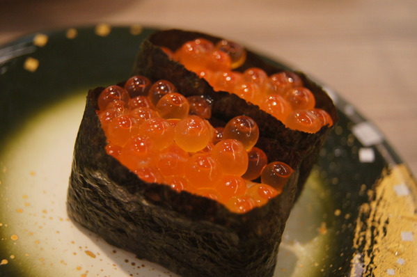 高雄 天晴迴轉壽司，精彩絕倫的鮪魚解體秀x頂級美味鮪魚大腹