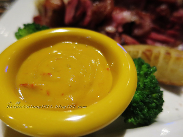 美食響悅~ ..Madker 音樂餐酒館