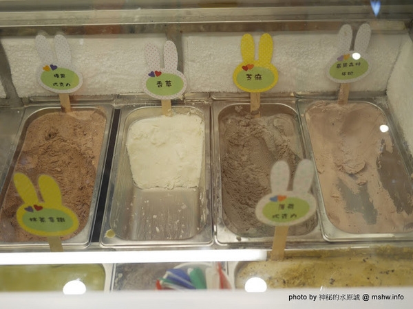 三隻小兔義式冰淇淋餐廳(台中老虎城店)：【食記】台中Three Little Bunnies GELATO RESTAURANT 三隻小兔義式冰淇淋餐廳-台中老虎城店@西屯老虎城-捷運BRT秋紅谷 : 用料實在, 健康取向的美味冰品! 糖尿病患者也可以安心吃