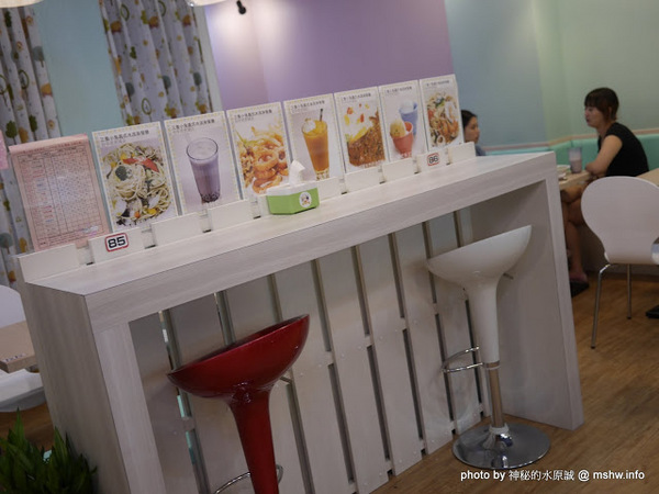 三隻小兔義式冰淇淋餐廳(台中老虎城店)：【食記】台中Three Little Bunnies GELATO RESTAURANT 三隻小兔義式冰淇淋餐廳-台中老虎城店@西屯老虎城-捷運BRT秋紅谷 : 用料實在, 健康取向的美味冰品! 糖尿病患者也可以安心吃