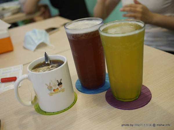 三隻小兔義式冰淇淋餐廳(台中老虎城店)：【食記】台中Three Little Bunnies GELATO RESTAURANT 三隻小兔義式冰淇淋餐廳-台中老虎城店@西屯老虎城-捷運BRT秋紅谷 : 用料實在, 健康取向的美味冰品! 糖尿病患者也可以安心吃